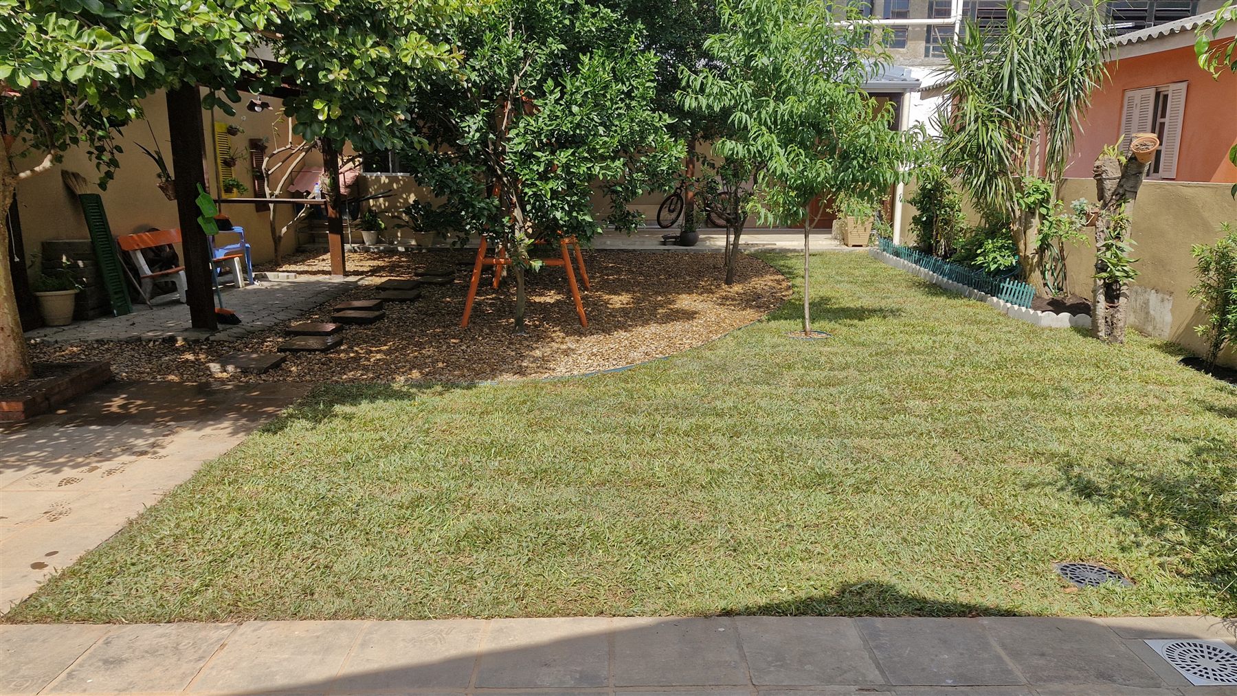 Gramado renovado após o serviço